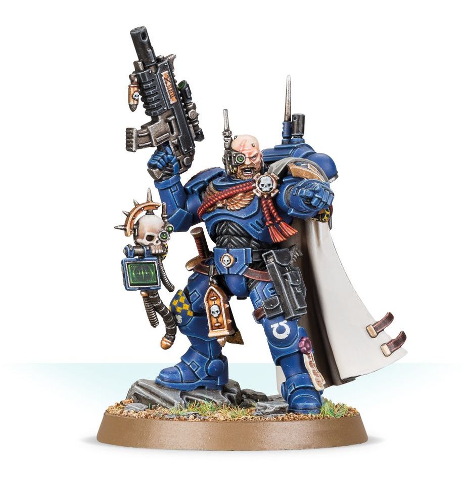 Space Marines - Captain In Phobos Armour